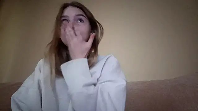 Nymera flare online show from September 23, 2025, 6:38 am