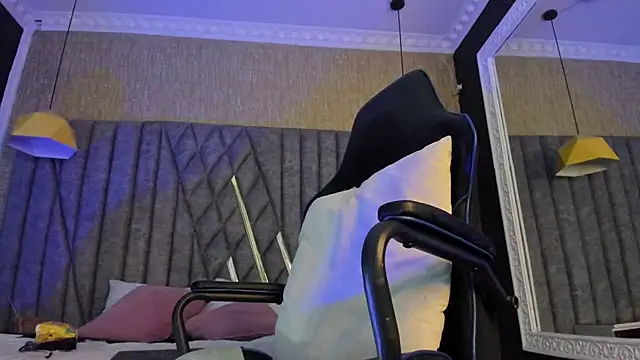 Boss Domiinator online show from November 13, 2025, 3:38 am