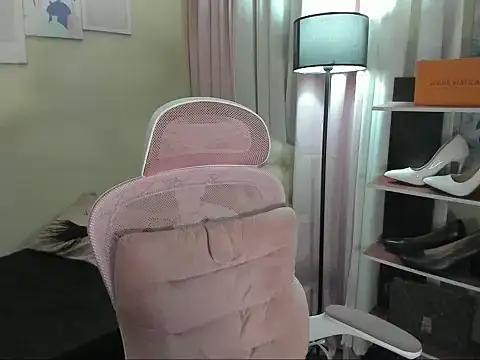 Snapshot of Seductive_Margaux chatting on October 2, 2025, 5:36 am Seductive Margaux online show from October 2, 2025, 5:36 am