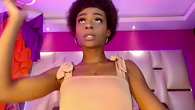 Snapshot of MariahMendezz chatting on October 18, 2025, 4:37 am MariahMendezz online show from October 18, 2025, 4:37 am