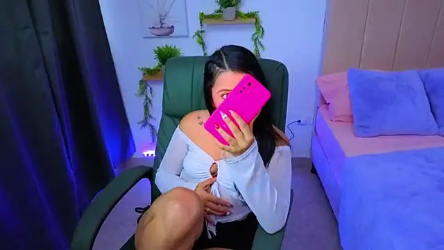 Snapshot of Nathi_Medusa chatting on October 2, 2025, 12:23 pm Nathi Medusa online show from October 2, 2025, 12:23 pm