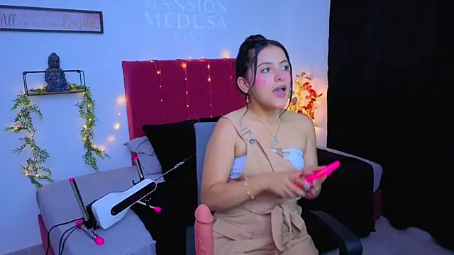 Snapshot of Nathi_Medusa chatting on October 6, 2025, 11:18 am Nathi Medusa online show from October 6, 2025, 11:18 am