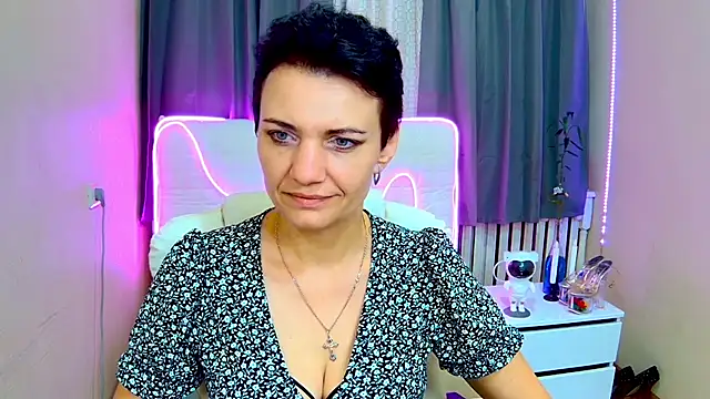 Snapshot of AvaSaturnian chatting on September 14, 2025, 6:12 am AvaSaturnian online show from September 14, 2025, 6:12 am