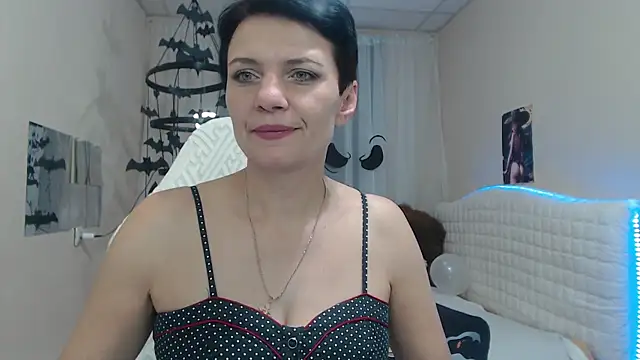 Snapshot of AvaSaturnian chatting on October 17, 2025, 12:30 pm AvaSaturnian online show from October 17, 2025, 12:30 pm