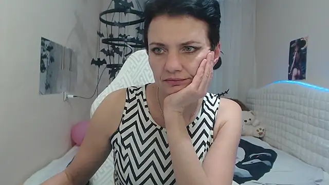 Snapshot of AvaSaturnian chatting on October 24, 2025, 12:23 pm AvaSaturnian online show from October 24, 2025, 12:23 pm