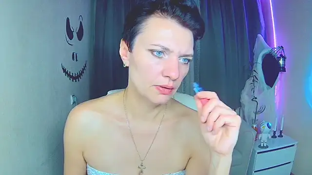 Snapshot of AvaSaturnian chatting on October 29, 2025, 1:46 pm AvaSaturnian online show from October 29, 2025, 1:46 pm