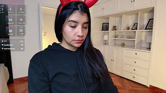 nina moen online show from October 12, 2025, 10:47 am