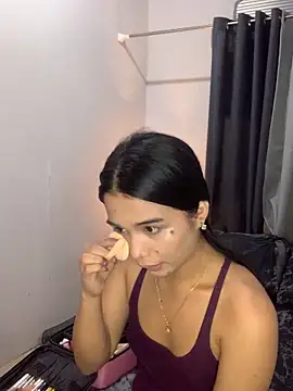 AngelHille online show from October 9, 2025, 5:11 pm