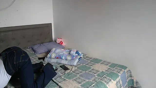 Celestte Dior online show from November 17, 2025, 3:29 pm