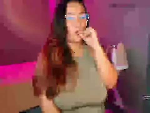 Snapshot of sophiejuicy_ chatting on October 9, 2025, 8:23 am sophiejuicy  online show from October 9, 2025, 8:23 am