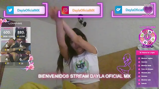 Clavelnegro online show from November 12, 2025, 11:21 am