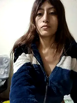 Clavelnegro online show from November 18, 2025, 4:17 am