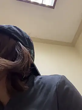 Clavelnegro online show from December 15, 2025, 8:46 pm