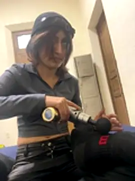 Clavelnegro online show from December 16, 2025, 5:07 pm