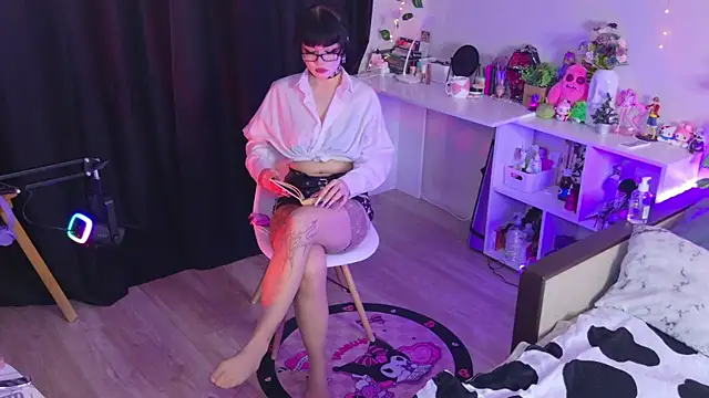 Snapshot of Night_angell69 chatting on December 3, 2025, 12:03 pm Night angell69 online show from December 3, 2025, 12:03 pm