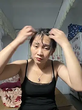 Snapshot of Almond-cute chatting on September 16, 2025, 12:28 pm Almond-cute online show from September 16, 2025, 12:28 pm