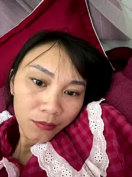 Snapshot of Almond-cute chatting on October 22, 2025, 12:49 pm Almond-cute online show from October 22, 2025, 12:49 pm