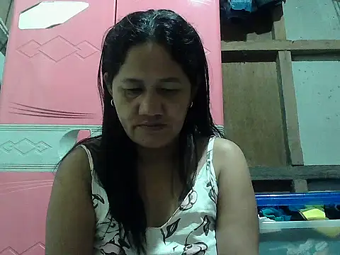 hotmama 063 online show from October 15, 2025, 8:42 pm