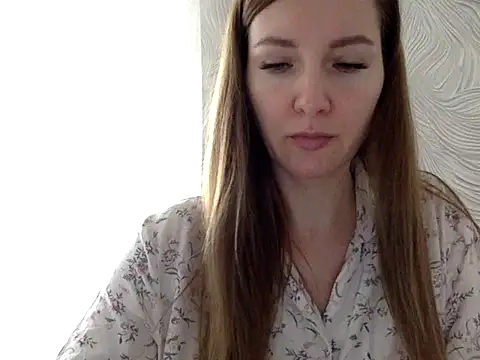 Snapshot of Varnyx chatting on November 3, 2025, 8:59 am Varnyx online show from November 3, 2025, 8:59 am