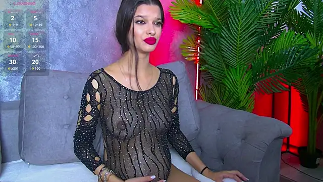 MiriamJo online show from October 4, 2025, 4:16 pm