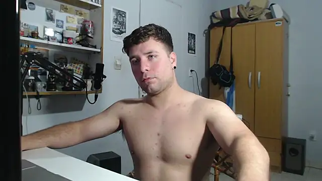 Snapshot of ferrari1996 chatting on November 11, 2025, 5:40 am ferrari1996 online show from November 11, 2025, 5:40 am