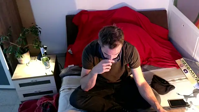 EdelHolz91 online show from November 12, 2025, 2:06 pm