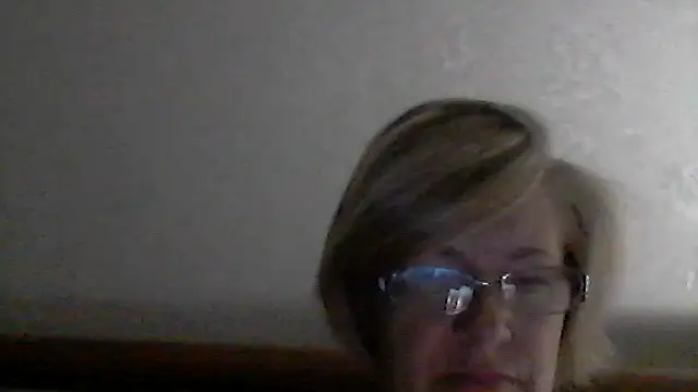 Snapshot of LucyLewisX chatting on October 29, 2025, 3:25 pm LucyLewisX online show from October 29, 2025, 3:25 pm