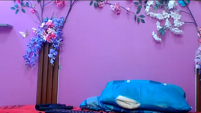 skinnysofia18 online show from October 25, 2025, 12:56 pm