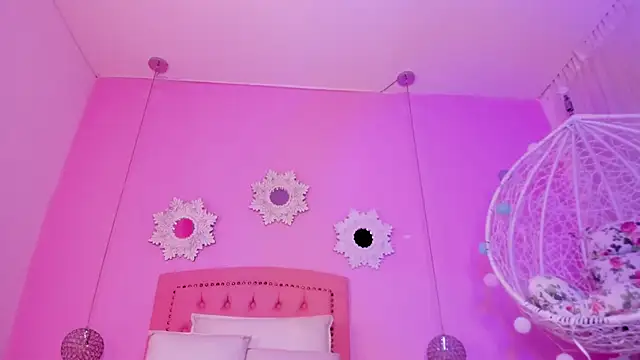 Snapshot of CannelaSmith chatting on October 16, 2025, 7:26 pm CannelaSmith online show from October 16, 2025, 7:26 pm