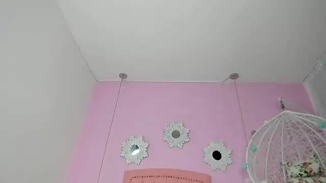 Snapshot of CannelaSmith chatting on November 1, 2025, 5:59 pm CannelaSmith online show from November 1, 2025, 5:59 pm