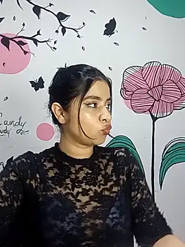 ValerieLove  online show from October 21, 2025, 7:36 pm