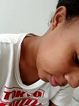 Snapshot of MoniqueMulberry chatting on September 18, 2025, 4:09 pm MoniqueMulberry online show from September 18, 2025, 4:09 pm