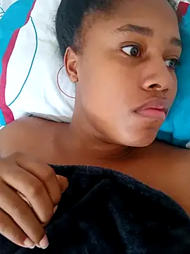 Snapshot of MoniqueMulberry chatting on September 20, 2025, 4:30 pm MoniqueMulberry online show from September 20, 2025, 4:30 pm