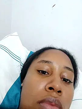 Snapshot of MoniqueMulberry chatting on September 22, 2025, 3:08 am MoniqueMulberry online show from September 22, 2025, 3:08 am