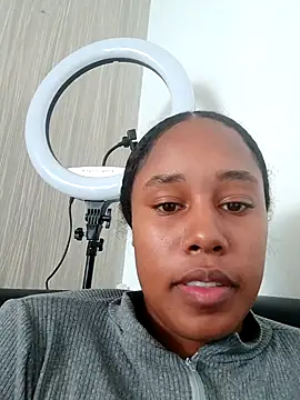 Snapshot of MoniqueMulberry chatting on September 24, 2025, 7:06 pm MoniqueMulberry online show from September 24, 2025, 7:06 pm