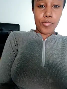 Snapshot of MoniqueMulberry chatting on September 27, 2025, 7:41 pm MoniqueMulberry online show from September 27, 2025, 7:41 pm