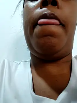 Snapshot of MoniqueMulberry chatting on October 1, 2025, 6:41 am MoniqueMulberry online show from October 1, 2025, 6:41 am