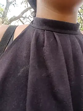 Snapshot of MoniqueMulberry chatting on October 2, 2025, 6:15 pm MoniqueMulberry online show from October 2, 2025, 6:15 pm