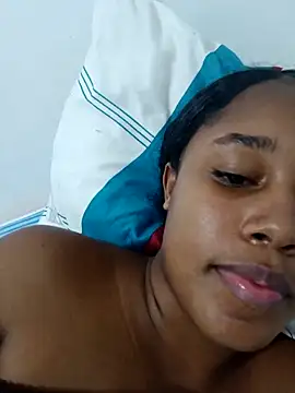 Snapshot of MoniqueMulberry chatting on October 6, 2025, 7:50 am MoniqueMulberry online show from October 6, 2025, 7:50 am