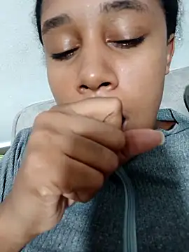 Snapshot of MoniqueMulberry chatting on October 7, 2025, 8:55 am MoniqueMulberry online show from October 7, 2025, 8:55 am