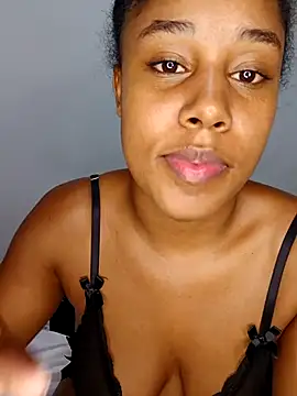 Snapshot of MoniqueMulberry chatting on October 10, 2025, 7:40 am MoniqueMulberry online show from October 10, 2025, 7:40 am