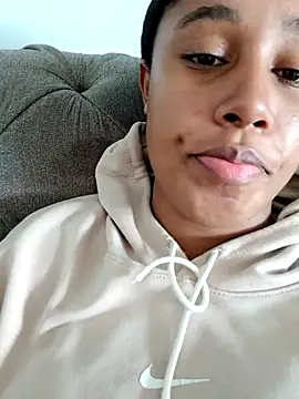 MoniqueMulberry online show from December 2, 2025, 7:31 pm