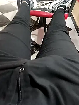 Snapshot of anis3g4 chatting on November 4, 2025, 12:26 pm anis3g4 online show from November 4, 2025, 12:26 pm