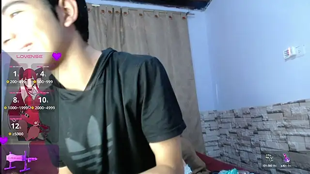 DaraKat18 online show from October 8, 2025, 8:17 pm