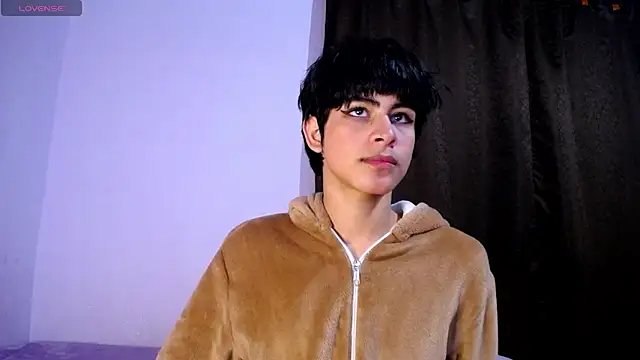 DaraKat18 online show from December 2, 2025, 10:31 am