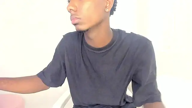 Snapshot of Amare_25 chatting on October 17, 2025, 6:54 pm Amare 25 online show from October 17, 2025, 6:54 pm