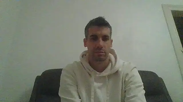 Snapshot of JulioIsHere4you chatting on October 16, 2025, 5:58 pm JulioIsHere4you online show from October 16, 2025, 5:58 pm