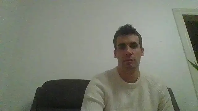 Snapshot of JulioIsHere4you chatting on November 6, 2025, 8:10 pm JulioIsHere4you online show from November 6, 2025, 8:10 pm