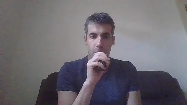 Snapshot of JulioIsHere4you chatting on November 9, 2025, 10:46 am JulioIsHere4you online show from November 9, 2025, 10:46 am