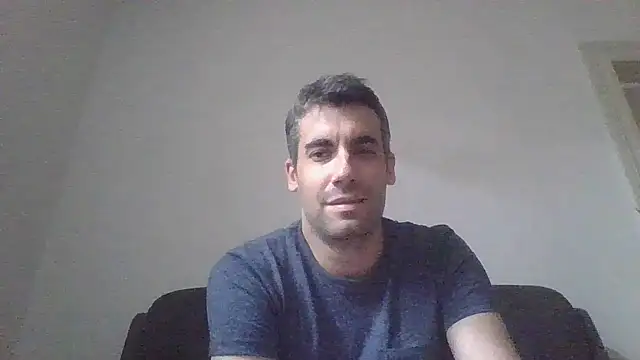 Snapshot of JulioIsHere4you chatting on November 10, 2025, 10:58 am JulioIsHere4you online show from November 10, 2025, 10:58 am